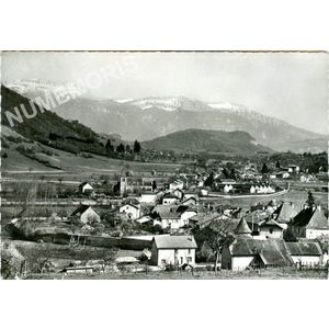 I 386 Chirens (Is&egrave;re) le village et les montagnes de chartreuse