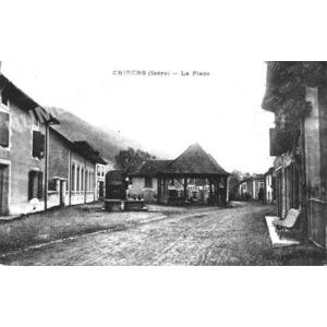 Chirens (Is&egrave;re) la place