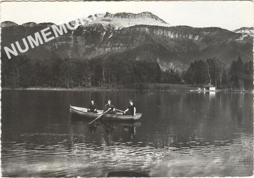 21116 Saint Julien de Ratz (Is&egrave;re) le lac et la Grande-Sure (1929 m)
