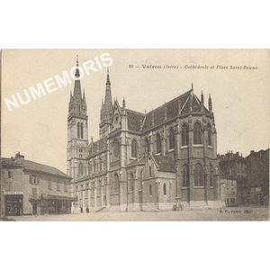 020 Voiron (Is&egrave;re) cath&eacute;drale et place Saint-Bruno