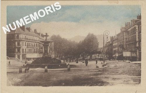 Voiron-Chartreuse (Is&egrave;re) place de la r&eacute;publique