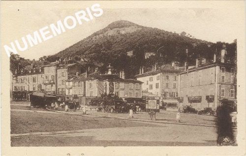 Voiron-Chartreuse (Is&egrave;re) place de la r&eacute;publique