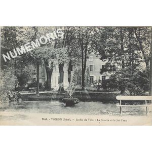 2641 Voiron (Is&egrave;re) Jardin de Ville La Source et le Jet d'eau