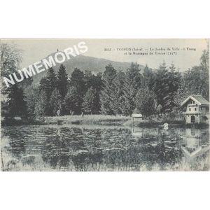 2643 Voiron (Is&egrave;re) le Jardin de Ville L'Etang et la montagne de Vouise (735 m)