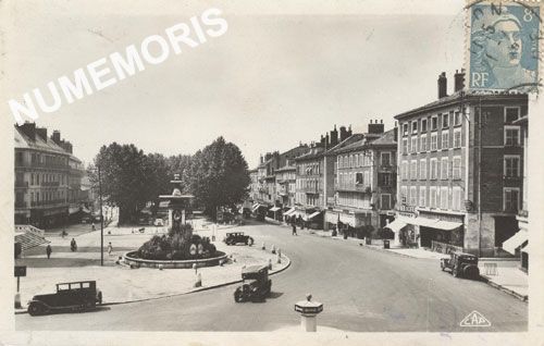 013 Voiron Place de la r&eacute;publique et cours S&eacute;nozan