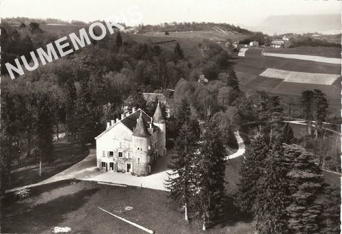 I 21412 Saint-Pierre-de-Paladru (Isère) Le Château