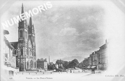 198 Voiron la place d'Armes