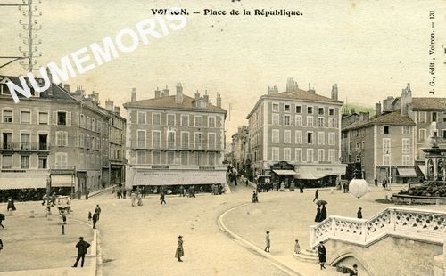 JG 131 Voiron Place de la R&eacute;publique
