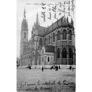 JG 006 Voiron L'&eacute;glise vue de la place Saint Bruno