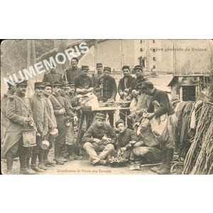 JG 222 Greve g&eacute;n&eacute;rale de Voiron distribution de vivres aux troupes
