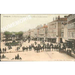 JG 218 Voiron la place de la R&eacute;publique et le cours s&eacute;nozan un jour de gr&egrave;ve