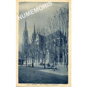 4671.4 Voiron Place St Bruno et cath&eacute;drale