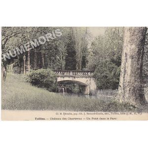 Tullins ch&acirc;teau des Chartreux un pont dans le parc