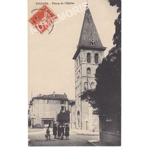 Tullins place de l'église