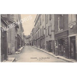 Tullins la Grande rue