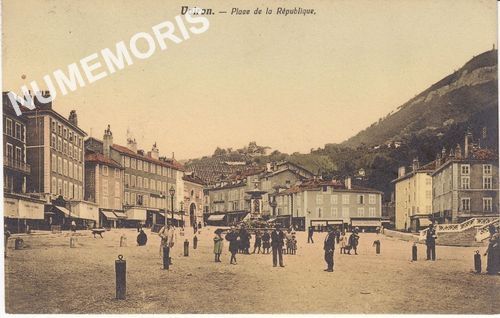 Voiron Place de la r&eacute;publique