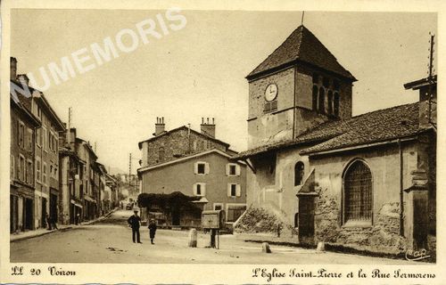 020 Voiron l'&eacute;glise Saint Pierre et la rue Sermorens