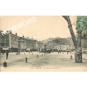 166 Voiron la place de la R&eacute;publique