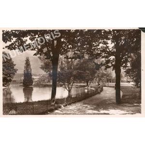 005 Voiron Une All&eacute;e du Parc Castelbon 