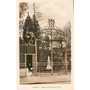 Voiron entr&eacute;e du jardin de ville