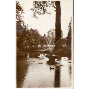 VOIRON-CHARTREUSE  Un joli coin du jardin de Ville