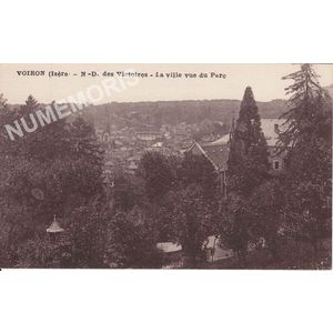 Voiron (Is&egrave;re) ND des Victoires la ville vue du parc