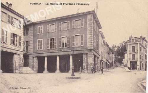 JG 055 Voiron la mairie et l'avenue d'Haussey