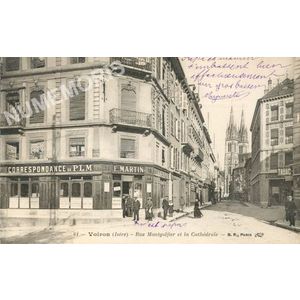 061 Voiron (Is&egrave;re) rue Montgolfier et la cath&eacute;drale