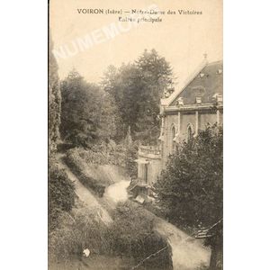 Voiron (Is&egrave;re) ND des Victoires entr&eacute;e principale