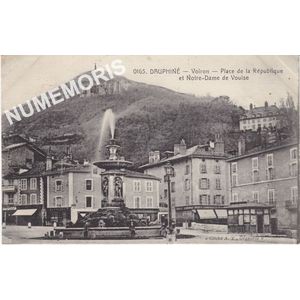 0165 Dauphin&eacute; Voiron place de la r&eacute;publique et Notre-Dame de Vouise