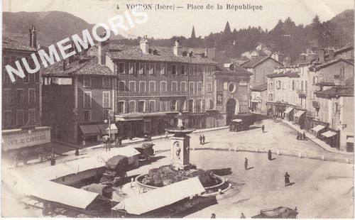 004 Voiron (Is&egrave;re) place de la R&eacute;publique