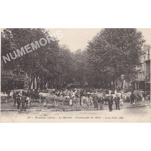 049 Voiron (Is&egrave;re) le march&eacute; promenade du Mail