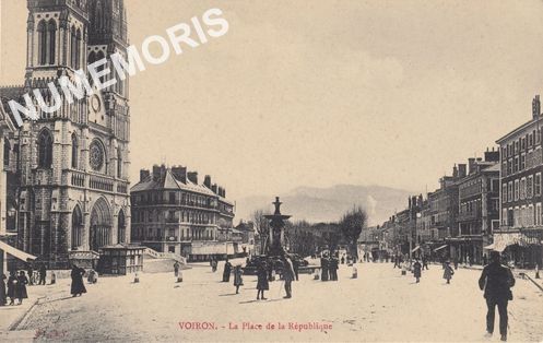 Voiron Place de la r&eacute;publique