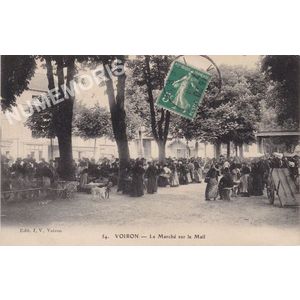 054 Voiron le march&eacute; sur le Mail