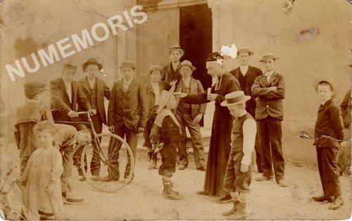 le chanoine Besson de Paviot vers 1907 ?