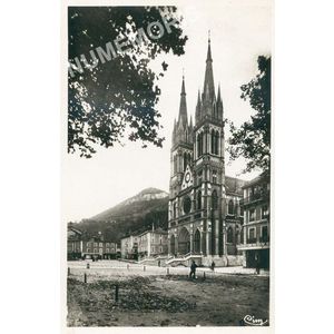 L'eglise St-Bruno et le coteau de Vouise