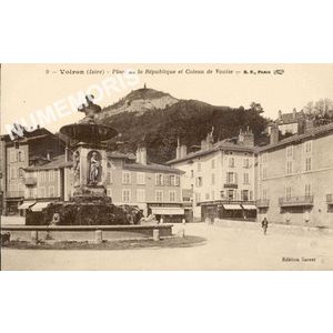 009 Voiron (Isère) place de la république et coteau de Vouise
