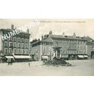 2658 Voiron (is&egrave;re) Place de la r&eacute;publique et le chateau d'eau