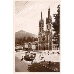 Eglise Saint Bruno de Voiron (voir dos de la carte)