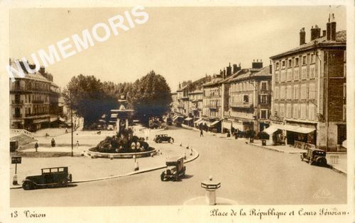 013 Voiron Place de la r&eacute;publique et cours S&eacute;nozan