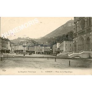 Le Dauphin&eacute; Pittoresque 31 Voiron place de la r&eacute;publique