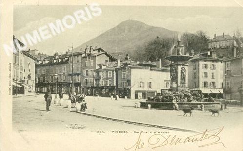 375 Voiron la place d'armes