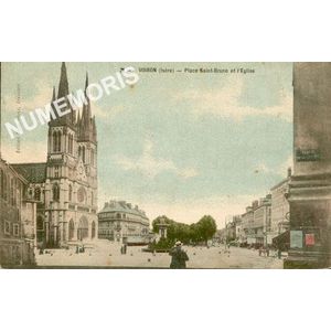 Voiron (Is&egrave;re) place saint Bruno et l'&eacute;glise