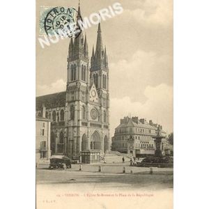 019 Voiron l'&eacute;glise St-Bruno et la place de la R&eacute;publique