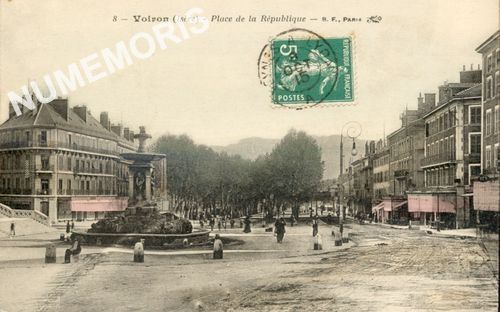 008 Voiron (Is&egrave;re) place de la R&eacute;publique