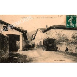 Voreppe l'h&ocirc;tel du Petit Grenoble et le tramway