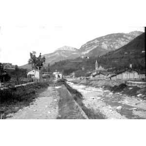 Voreppe : La Roize en aval de Voreppe