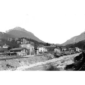 Voreppe : la Roize en aval du pont