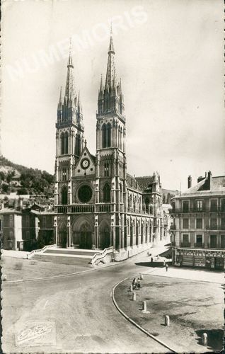 Les belles alpes Fran&ccedil;aises 7 Voiron (Is&egrave;re) la cath&eacute;drale