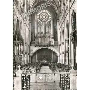 VOIRON (Is&egrave;re)-Eglise Saint-Bruno- N�4-Le fond de l'Eglise. Les grandes orgues de Cavalhi&eacute;-Col, restaur&eacute;es par Beaucourt (41 jeux)